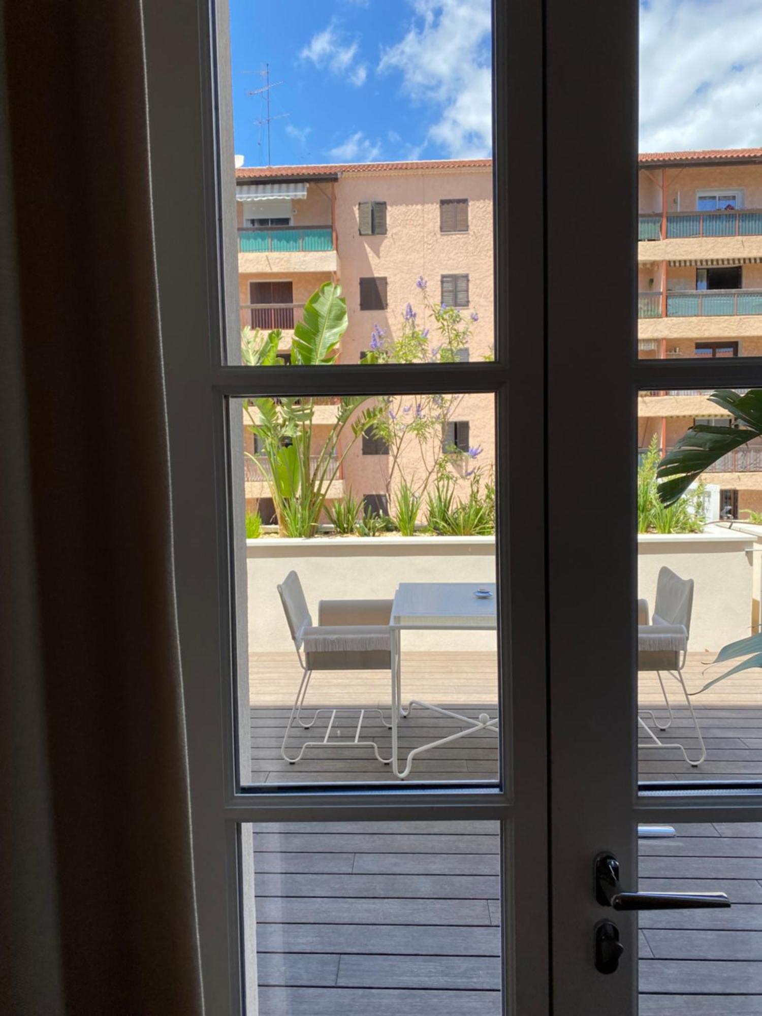فندق Lilou Hyères المظهر الخارجي الصورة